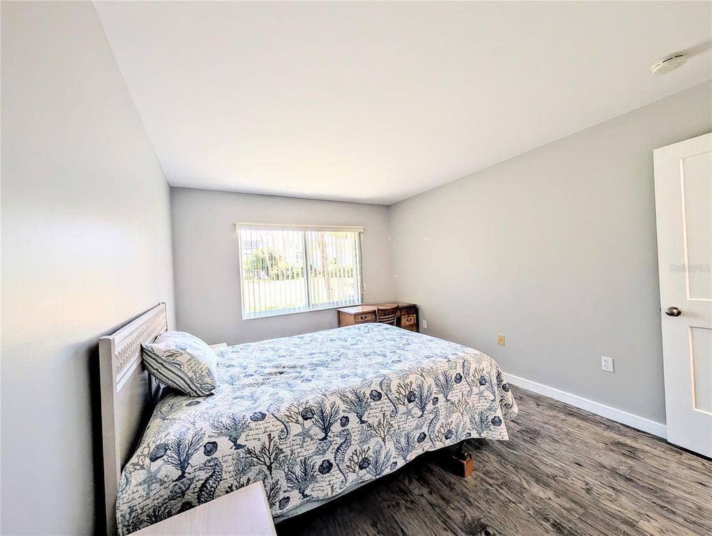 Image 25 of property listing at 2008 CANAL DRIVE M3, Bradenton, FL 34207