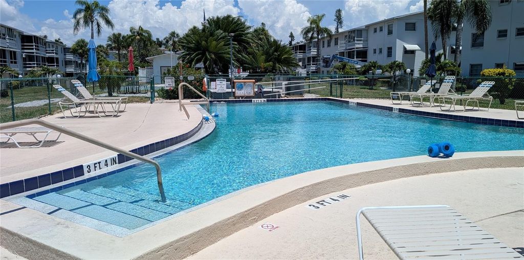 Image 32 of property listing at 2008 CANAL DRIVE M3, Bradenton, FL 34207