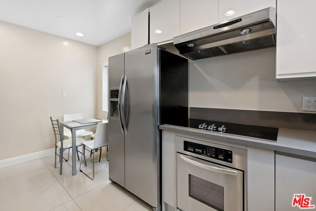 419 N Oakhurst Drive 203, Beverly Hills, CA 90210
