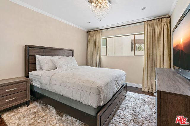 419 N Oakhurst Drive 203, Beverly Hills, CA 90210
