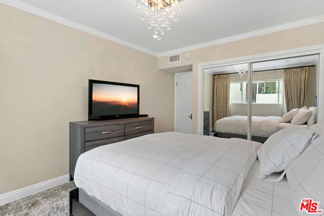 419 N Oakhurst Drive 203, Beverly Hills, CA 90210