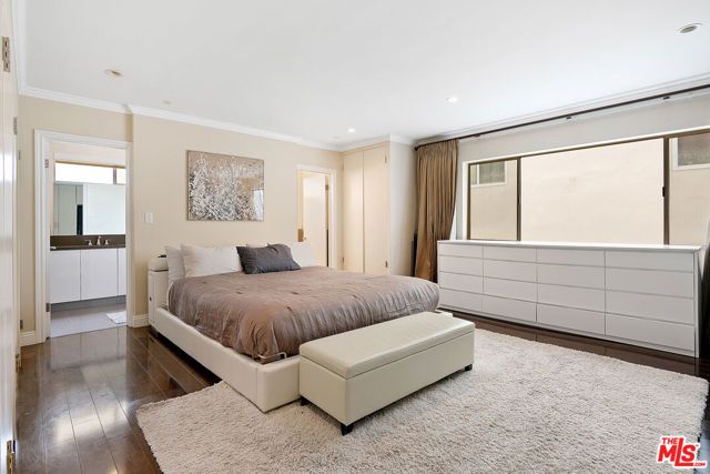 419 N Oakhurst Drive 203, Beverly Hills, CA 90210