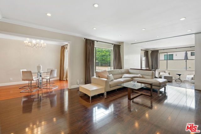 419 N Oakhurst Drive 203, Beverly Hills, CA 90210