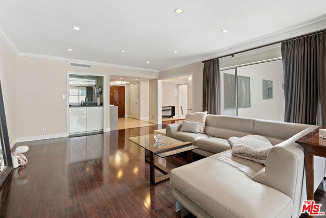 419 N Oakhurst Drive 203, Beverly Hills, CA 90210