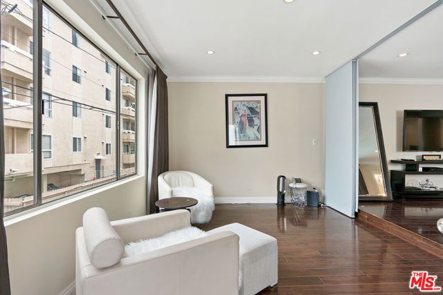 419 N Oakhurst Drive 203, Beverly Hills, CA 90210