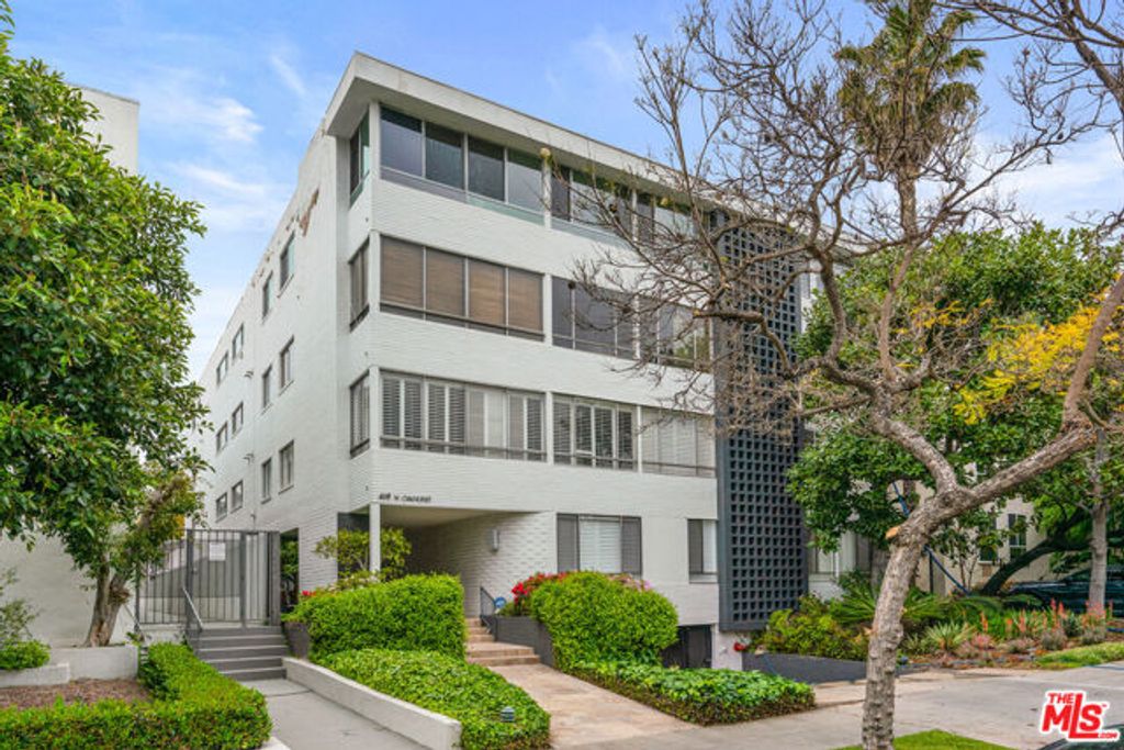 419 N Oakhurst Drive 203, Beverly Hills, CA 90210