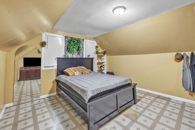 3031 S Central Park Avenue, Chicago, IL 60623