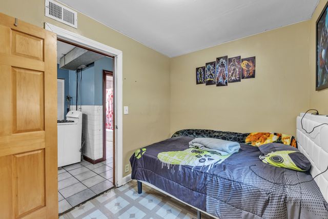 3031 S Central Park Avenue, Chicago, IL 60623