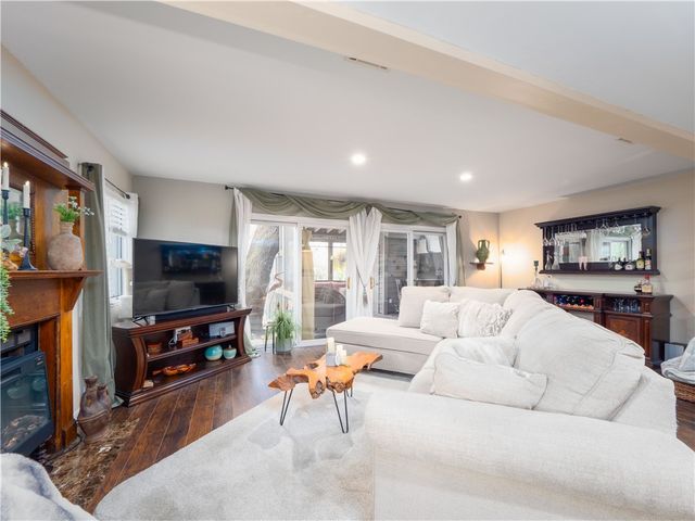 101 Barkentine Court, St Simons Island, GA 31522