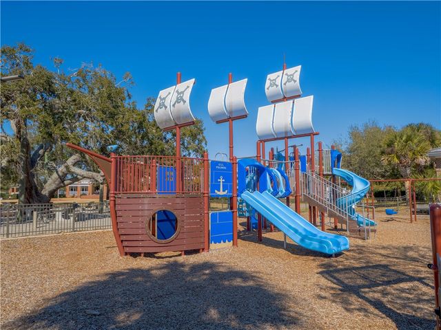 101 Barkentine Court, St Simons Island, GA 31522