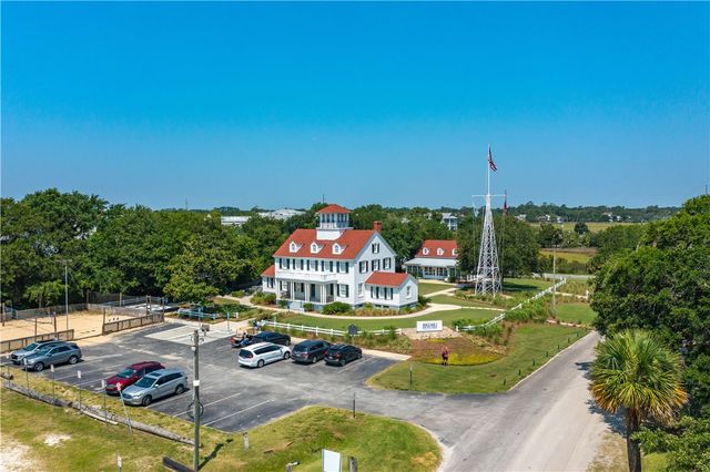 101 Barkentine Court, St Simons Island, GA 31522