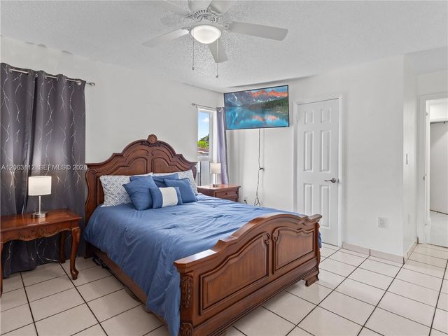 165 SW 113th Ct, Sweetwater, FL 33174