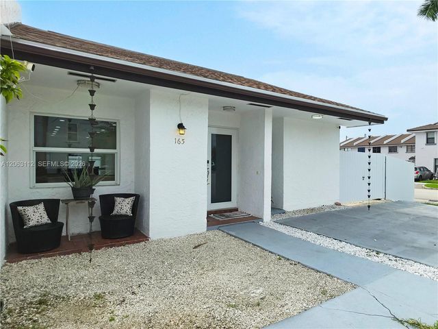 165 SW 113th Ct, Sweetwater, FL 33174