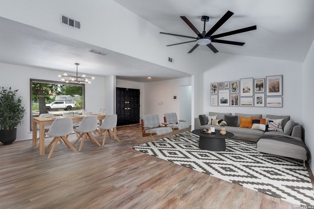 5118 GAWAIN DR, San Antonio, TX 78218