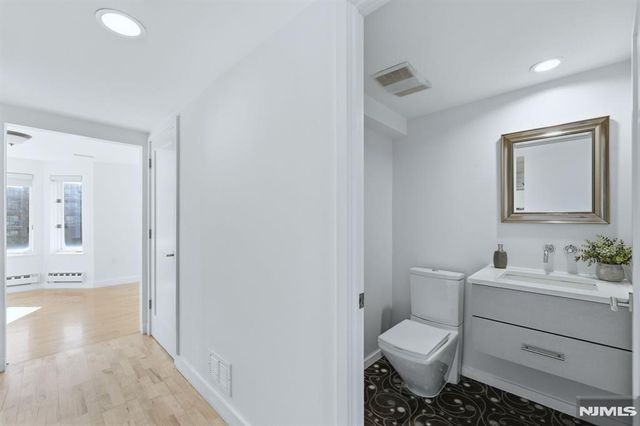 308 Nelson Court, Edgewater, NJ 07020