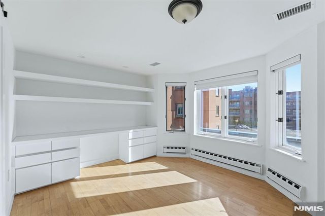 308 Nelson Court, Edgewater, NJ 07020