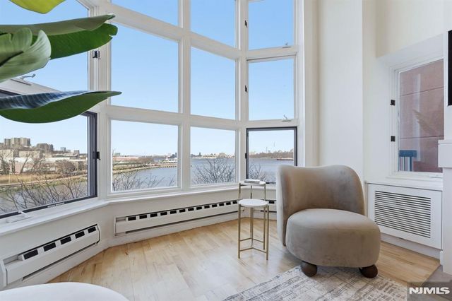 308 Nelson Court, Edgewater, NJ 07020