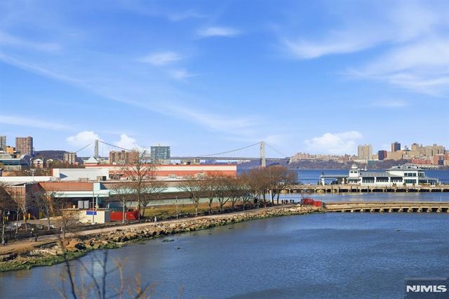 308 Nelson Court, Edgewater, NJ 07020