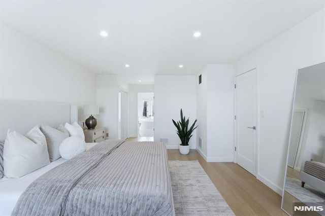 308 Nelson Court, Edgewater, NJ 07020