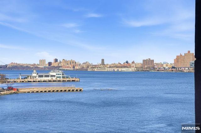 308 Nelson Court, Edgewater, NJ 07020