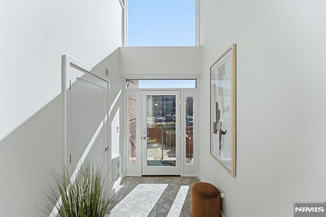 308 Nelson Court, Edgewater, NJ 07020