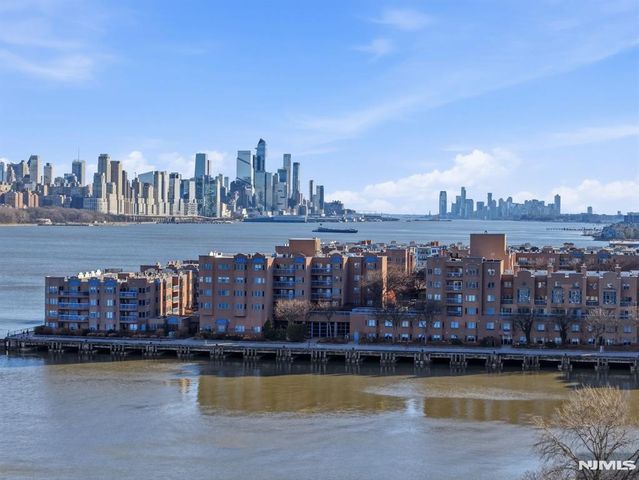 308 Nelson Court, Edgewater, NJ 07020