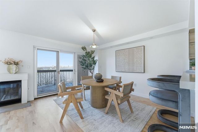 308 Nelson Court, Edgewater, NJ 07020