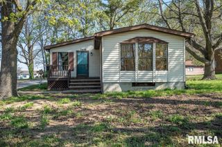 1615 E St Louis Street, West Frankfort, IL 62896