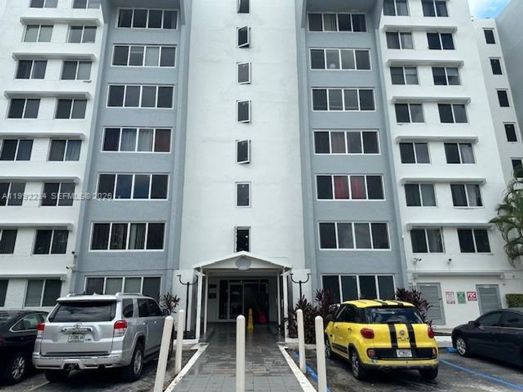 9001 SW 77 Avenue C705, Miami, FL 33156