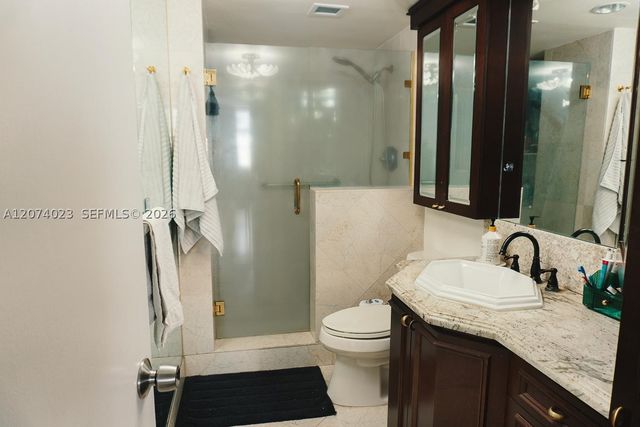 9111 E Bay Harbor Dr 5B, Bay Harbor Islands, FL 33154