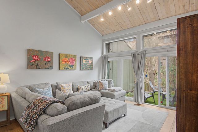 135 Holly Frst, Nashville, TN 37221