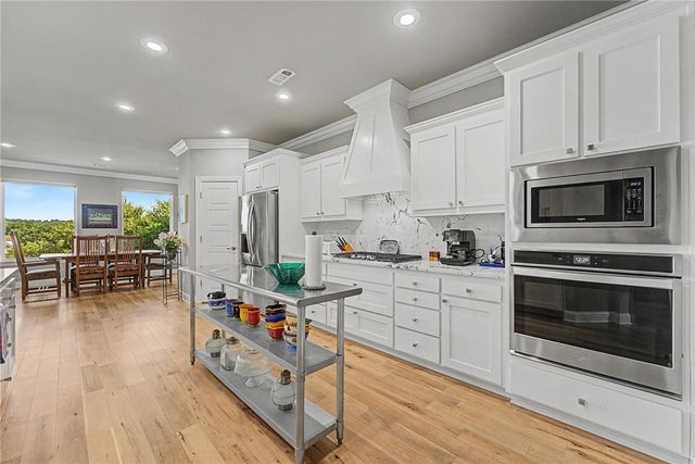 1374 S Spring Loop, Fayetteville, AR 72703