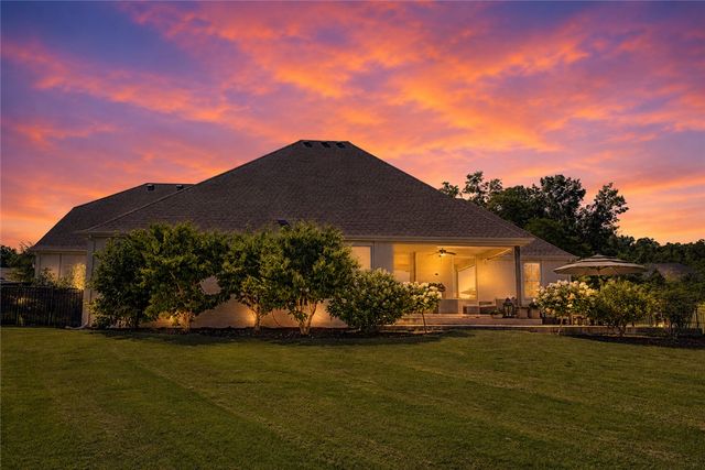 1374 S Spring Loop, Fayetteville, AR 72703