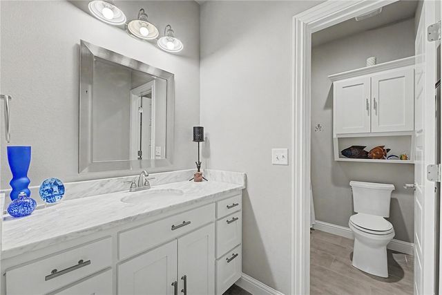 1374 S Spring Loop, Fayetteville, AR 72703