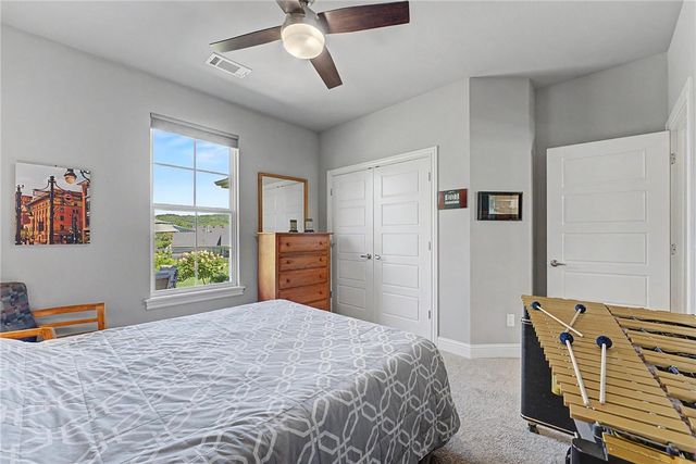 1374 S Spring Loop, Fayetteville, AR 72703