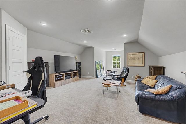 1374 S Spring Loop, Fayetteville, AR 72703