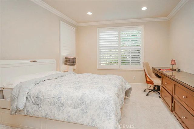 65 Rolling Green, Irvine, CA 92620