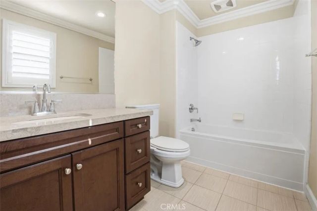 65 Rolling Green, Irvine, CA 92620
