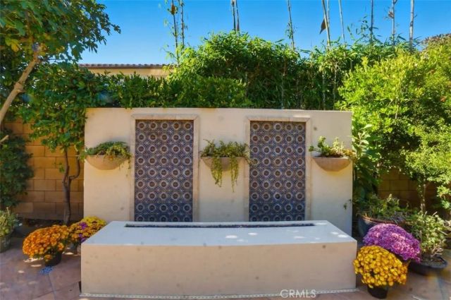 65 Rolling Green, Irvine, CA 92620
