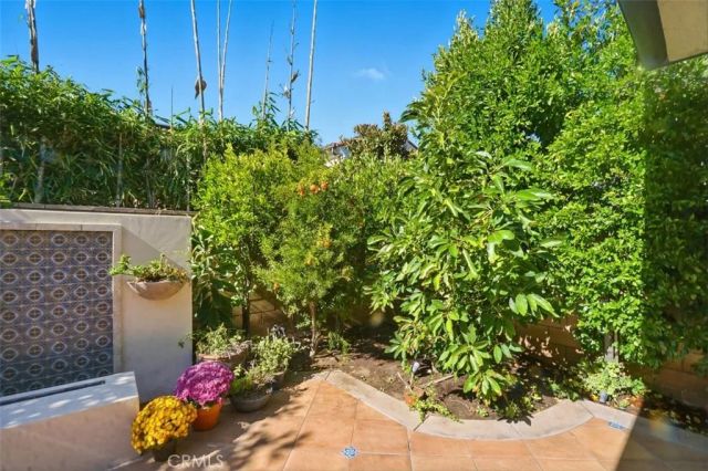 65 Rolling Green, Irvine, CA 92620
