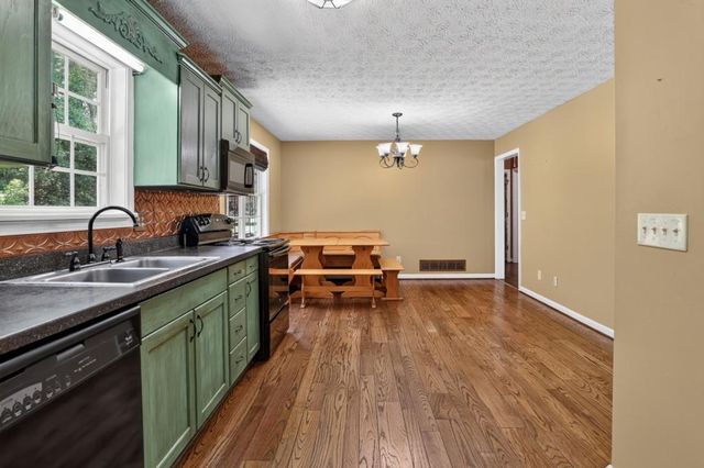 742 Highway 101 S, Temple, GA 30179