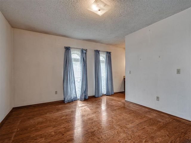 813 N Parkview Circle, Oklahoma City, OK 73170