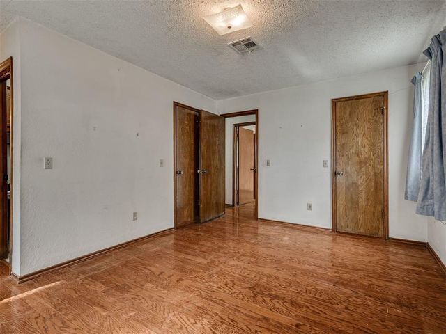813 N Parkview Circle, Oklahoma City, OK 73170