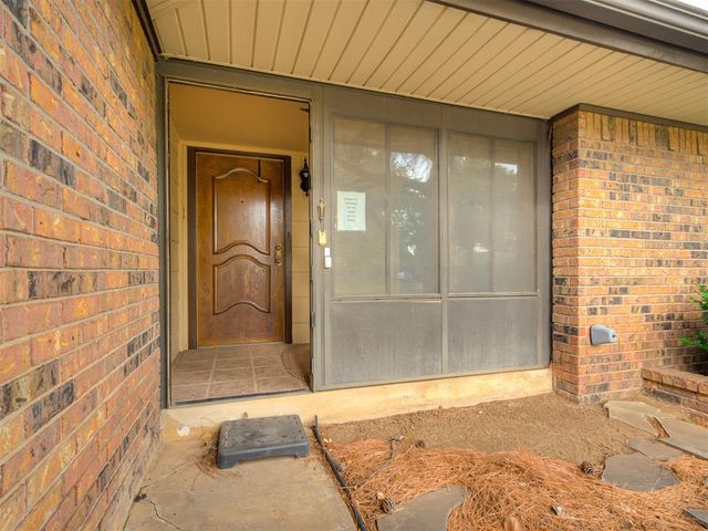 813 N Parkview Circle, Oklahoma City, OK 73170