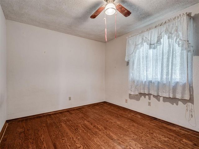 813 N Parkview Circle, Oklahoma City, OK 73170