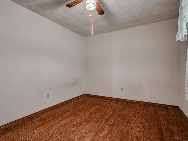 813 N Parkview Circle, Oklahoma City, OK 73170