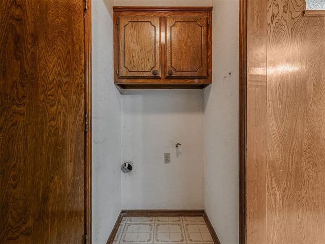 813 N Parkview Circle, Oklahoma City, OK 73170