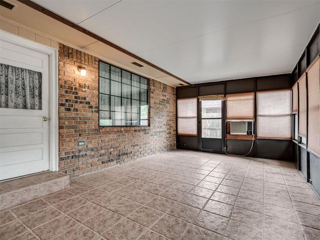 813 N Parkview Circle, Oklahoma City, OK 73170