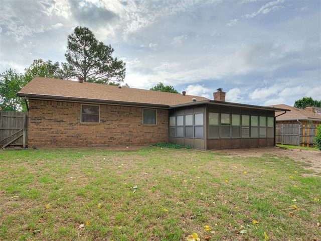813 N Parkview Circle, Oklahoma City, OK 73170