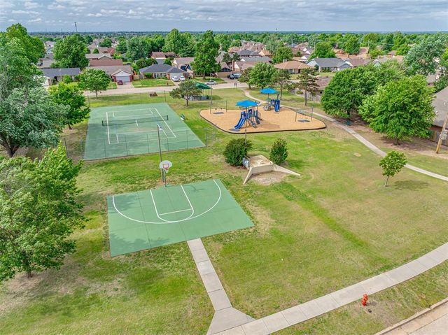 813 N Parkview Circle, Oklahoma City, OK 73170